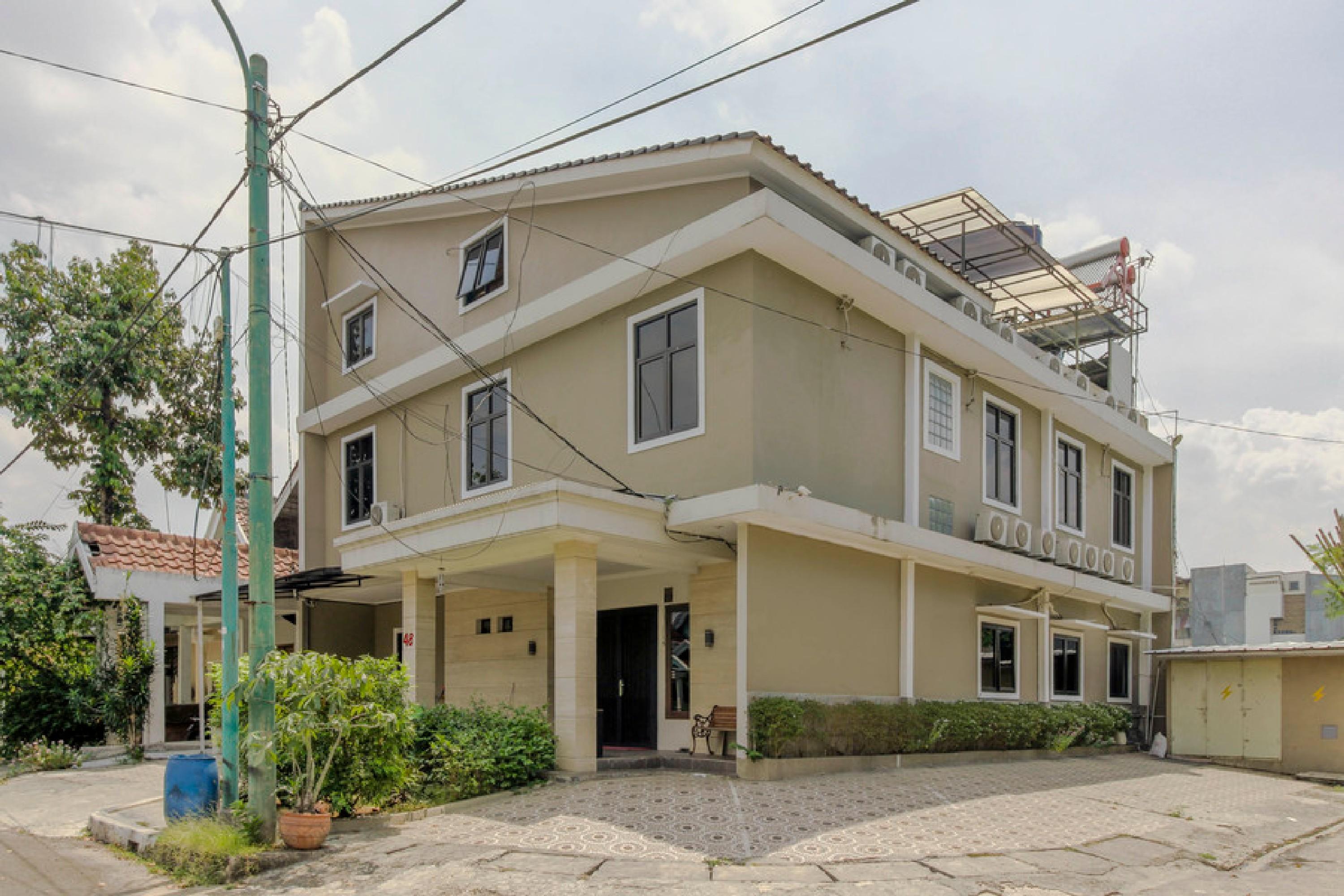 בקאסי Reddoorz Plus Near Lippo Cikarang Mall מראה חיצוני תמונה