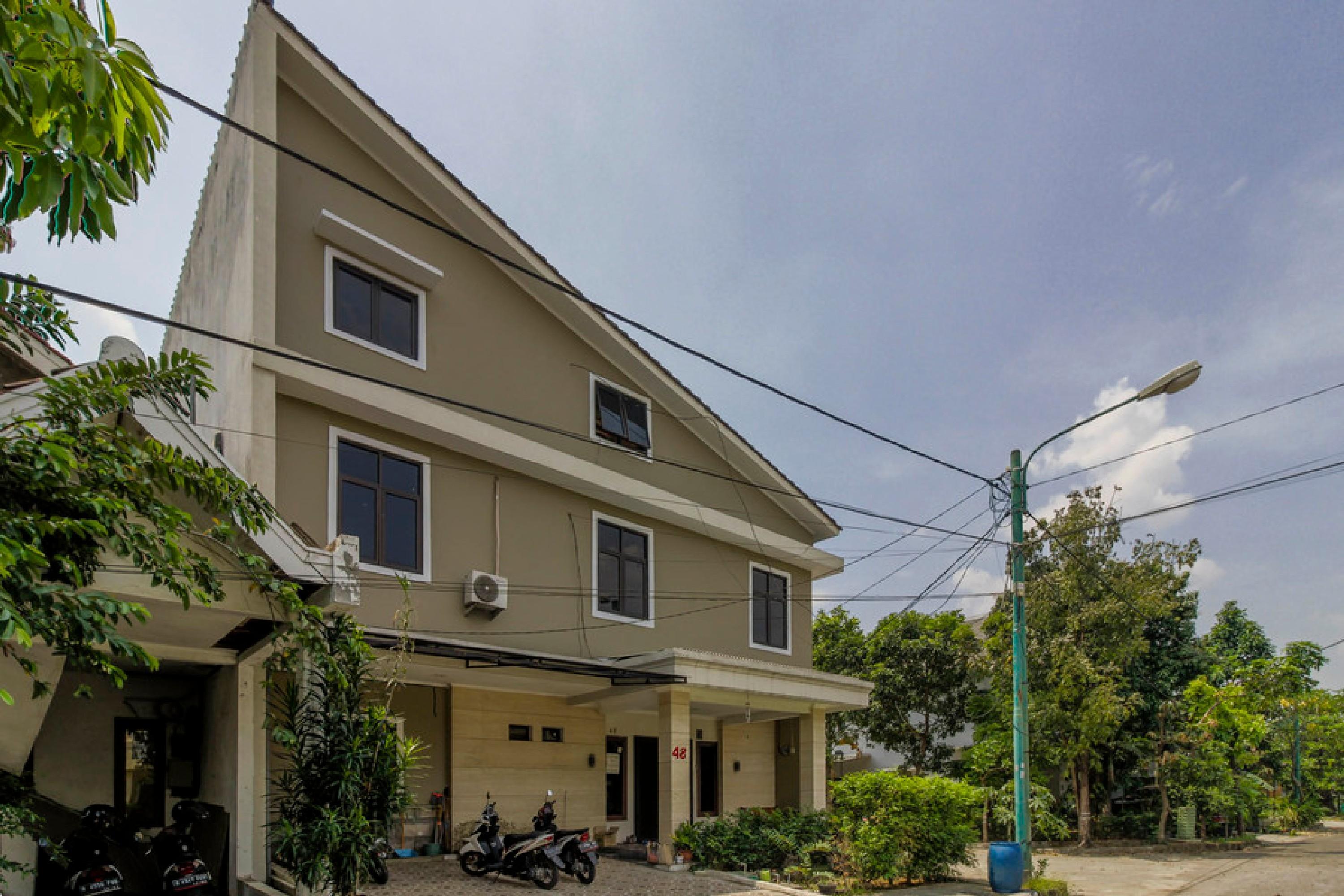 בקאסי Reddoorz Plus Near Lippo Cikarang Mall מראה חיצוני תמונה