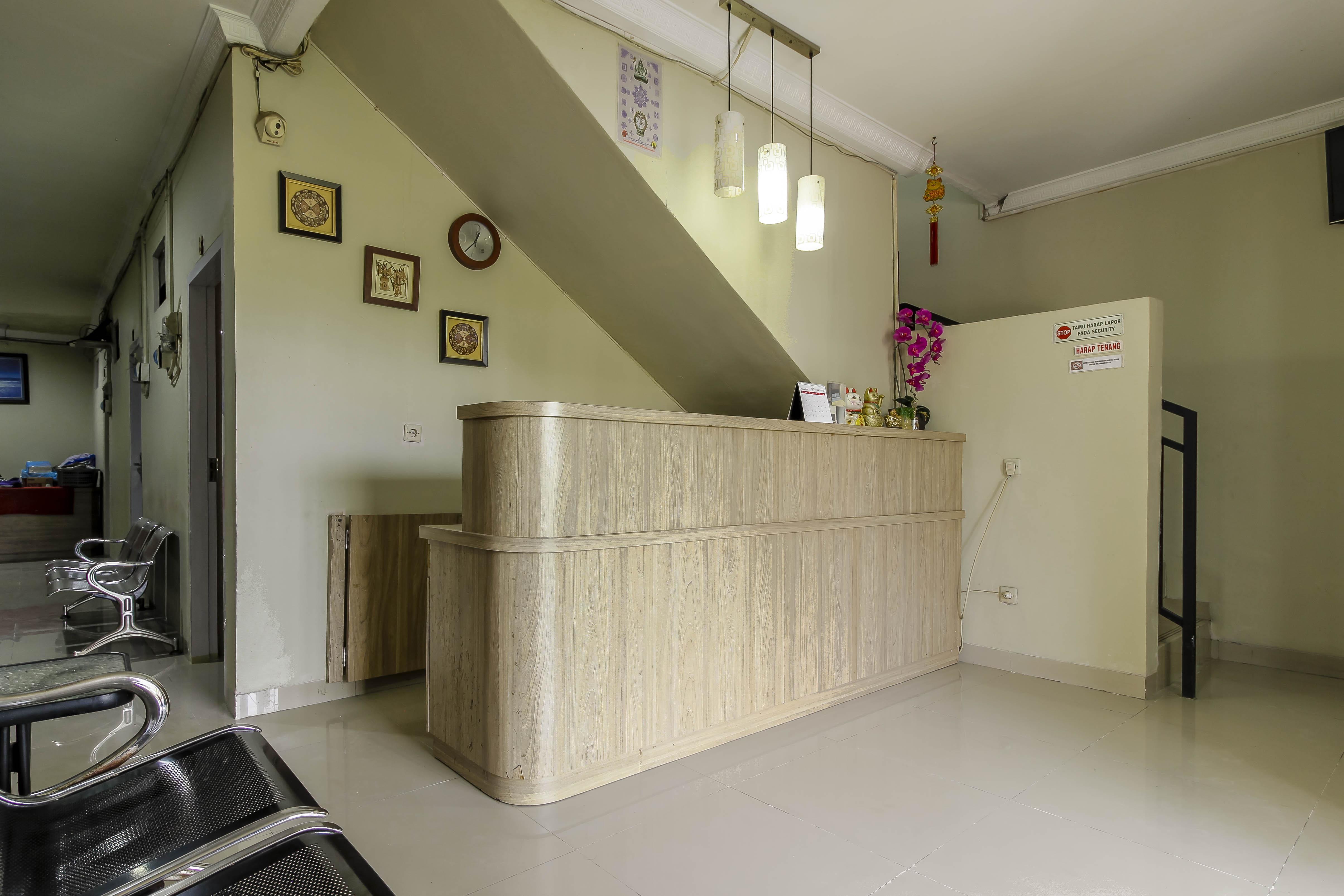 בקאסי Reddoorz Plus Near Lippo Cikarang Mall מראה חיצוני תמונה