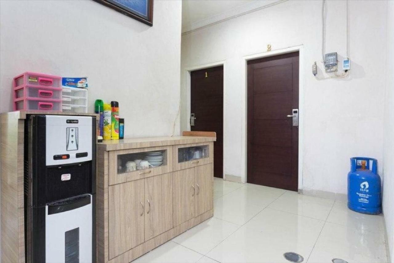 בקאסי Reddoorz Plus Near Lippo Cikarang Mall מראה חיצוני תמונה